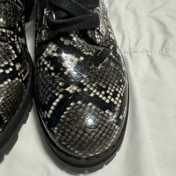 New Abound Snakeskin Print Lace-Up Boots Womens Size 7 Victor Buckle Side Zip - Picture 11 of 14